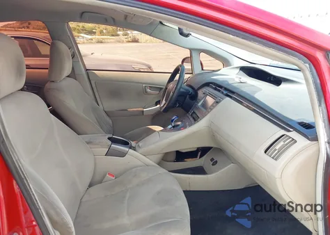 2014 Toyota Prius Three z USA, uszkodzony, nr VIN JTDKN3DU4E0362350